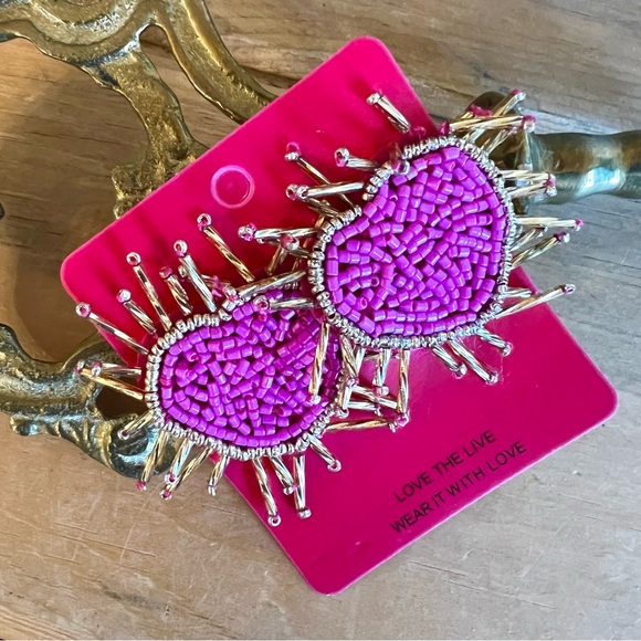 New! Handmade Beaded Pink Heart Earrings 🩷 - Picture 4 of 4